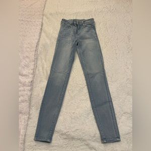 American Eagle high rise skinny jean! Size:0(long),Color:Blue